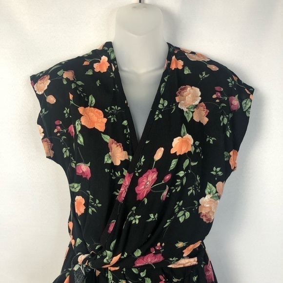 Boutique Ninexis Black Floral Surplice Wrap Short Sleeve Romper S - Picture 7 of 12